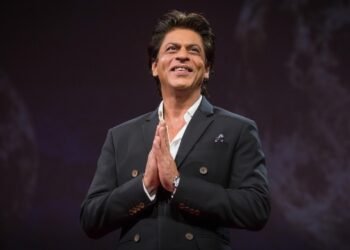 7 Shah Rukh Khan Interview Moments That Broke the Internet — Wit, Wisdom & Pure SRK Magic!