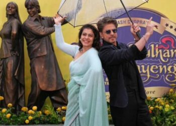 Dilwale Dulhania Le Jayenge Makes History Again — SRK & Kajol’s Statue Unveiled in London!